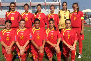 Omladinke bez golova sa Irskom