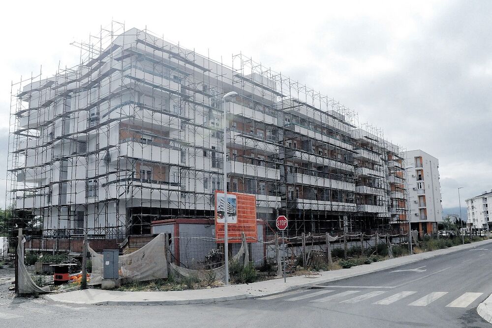 Zgrada za penzionere, Tuški put, Foto: Luka Zeković