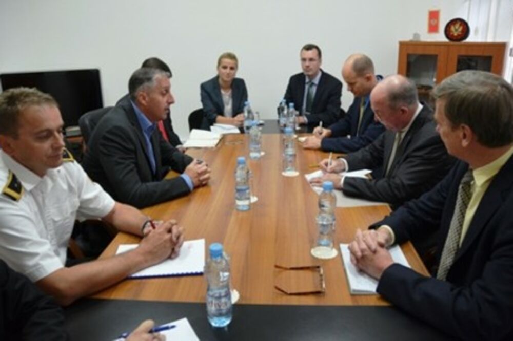 Ivan Mašulović, eksperti SAD, Foto: Ministarstvo odbrane Crne Gore