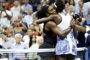 Ništa od iznenađenja: Serena bolja od Venus za polufinale