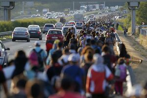 Danska policija zaustavila izbjeglice koji pješače u Švedsku