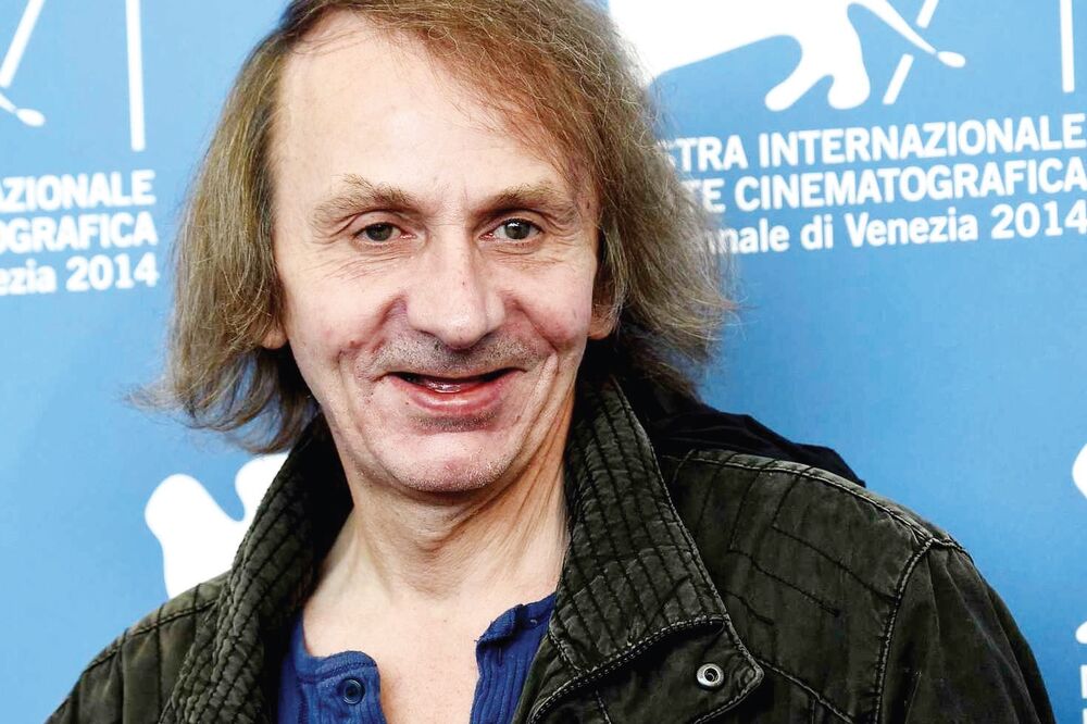 Mišel Uelbek (Novina)