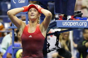 Kristina Mladenović u četvrtfinalu