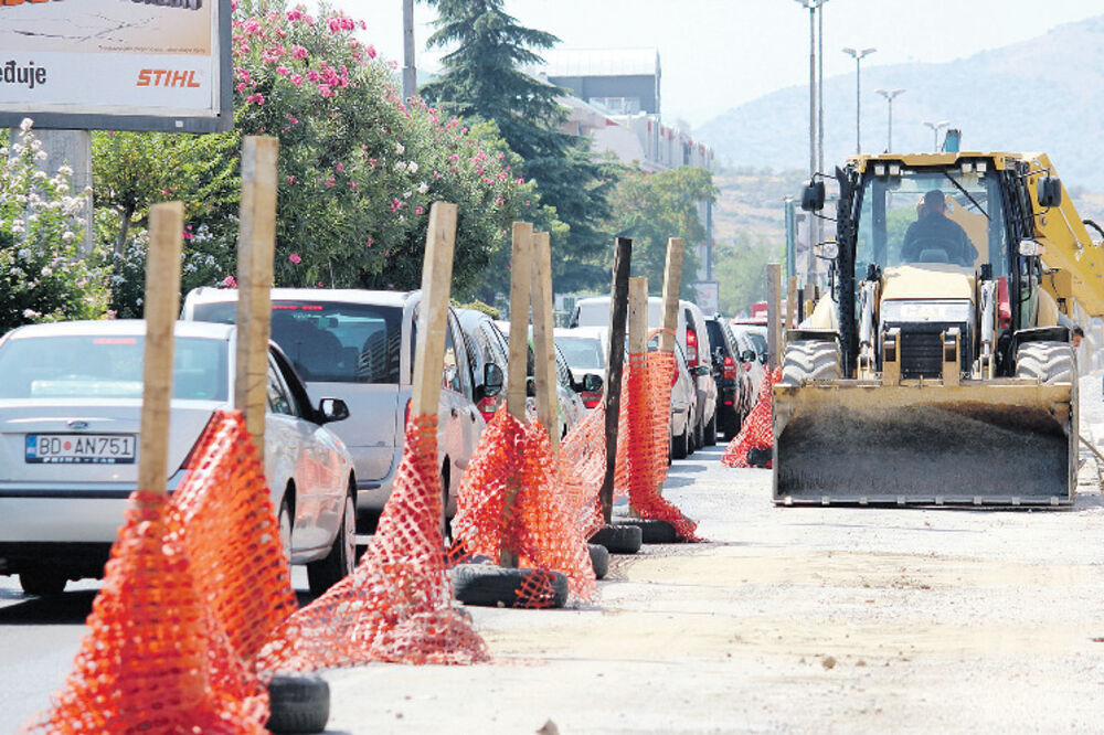 Saobraćaj, kružni tok kod Delte, Foto: Filip Roganović