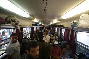 Izbjeglice odbijaju da izađu iz voza u Mađarskoj