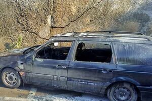 HN: Nisu mogli dobiti vatrogasce, vozilo u potpunosti uništeno