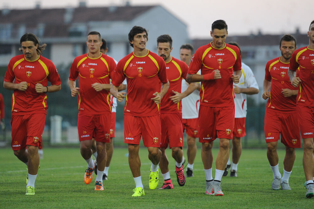Fudbalska reprezentacija Crne Gore, Foto: Savo Prelević