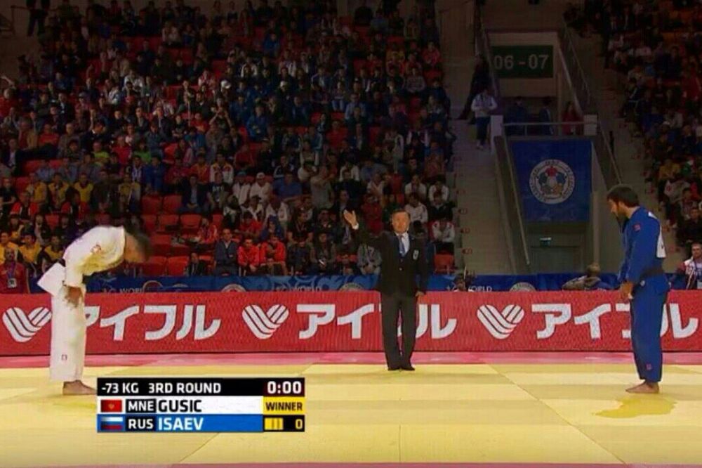 Gušić poslije pobjede nad Isajevim, Foto: Privatna arhiva (Facebook)