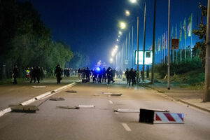 Drezden: Sukobi ultradesničara i policije ispred prihvatilišta za...