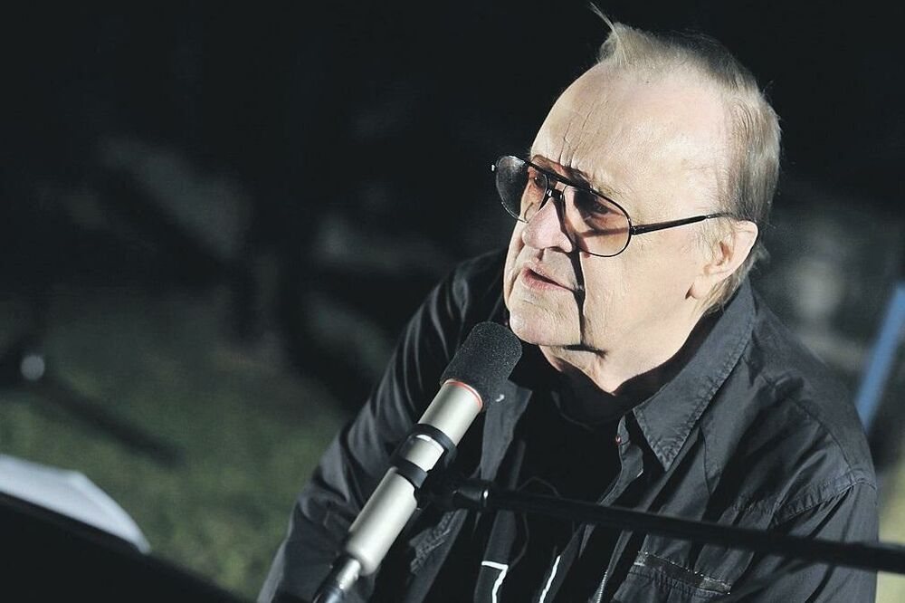 Arsen Dedić (novina)