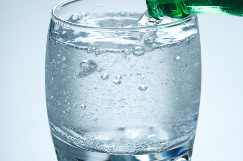 mineralna voda, Foto: Shutterstock.com
