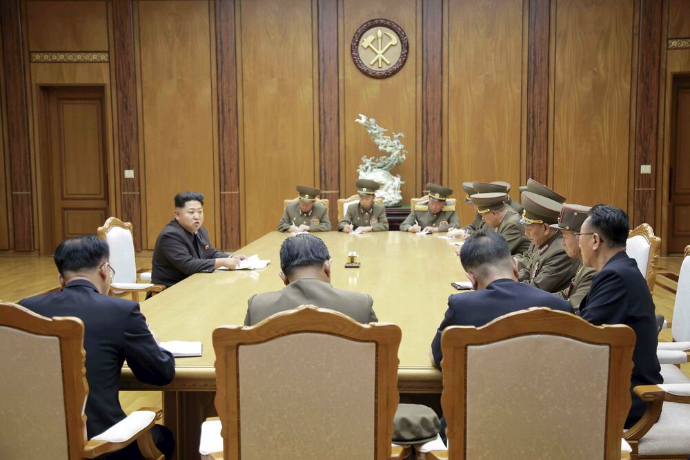 Kim Džong Un vojni savjet, Foto: Reuters