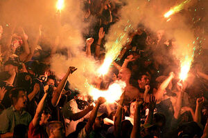 Granični prelaz Vraćenovići: Navijačima Dinama oduzete šipke i...