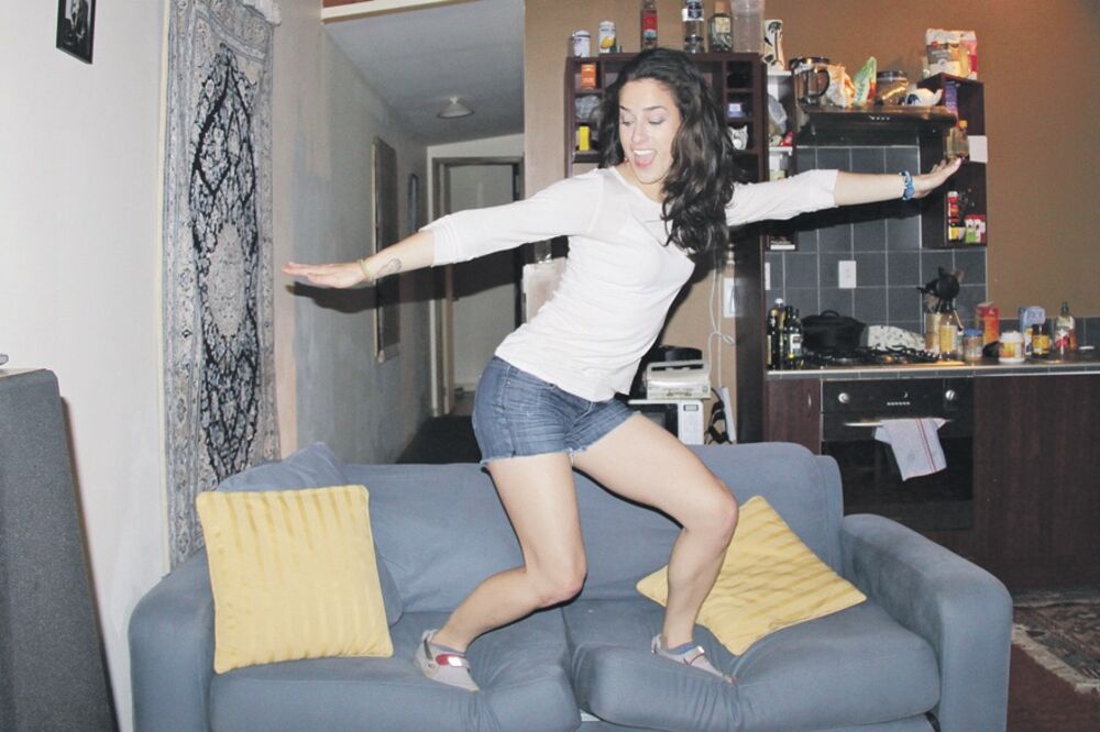 kaučsurfing (Novina)