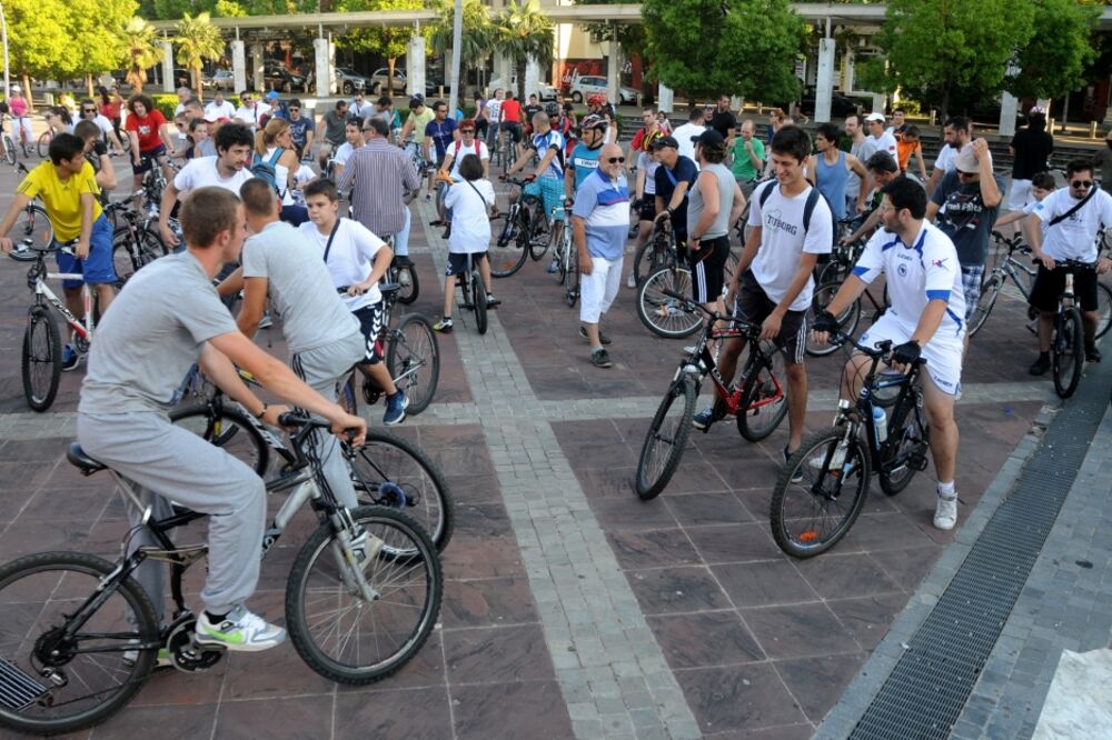 Critical Mass, biciklisti, Foto: Boris Pejović