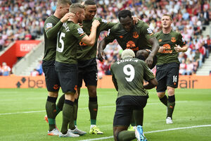 Everton šokirao Sautempton, novi trijumf Lestera, Totenhem u...