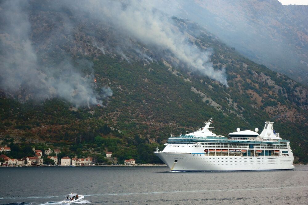 požar, Perast, Foto: Siniša Luković