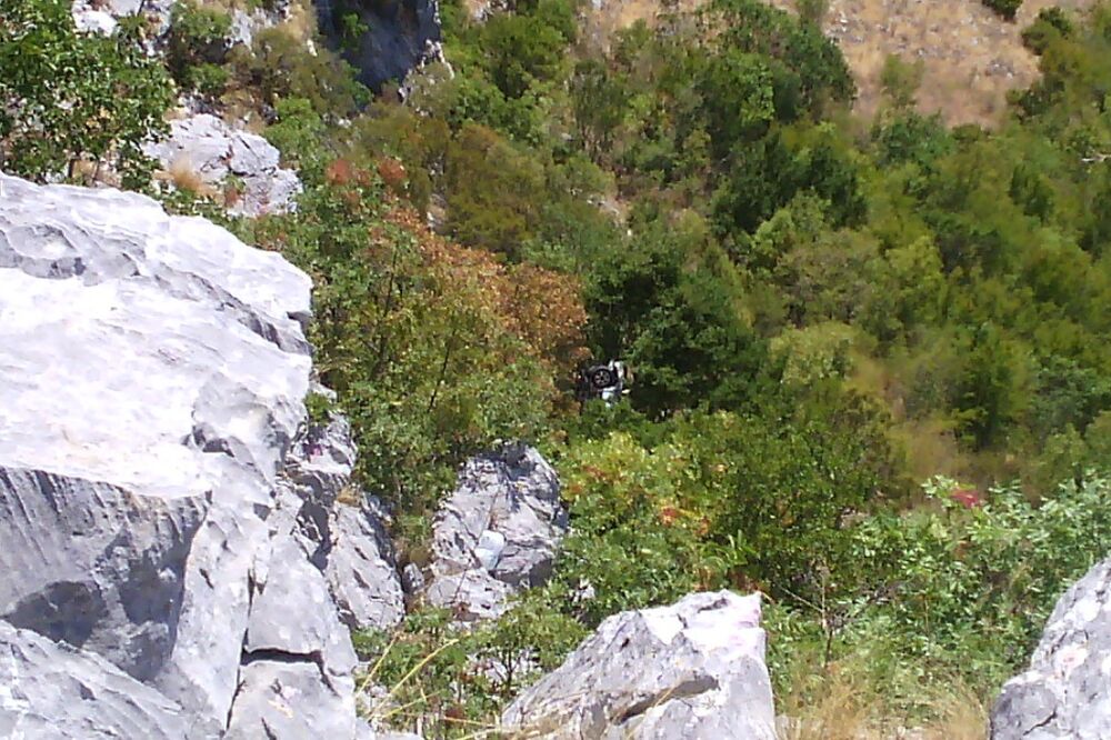 Ulcinj, auto, Foto: Samir Adrović