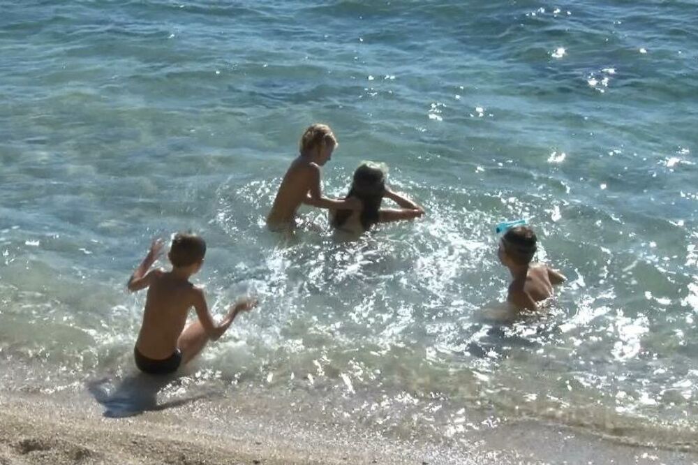 Kupanje u Herceg Novom u oktobru, Foto: Slavica Kosić