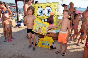 Sunđer Bob iznenadio mališane na Slovenskoj plaži