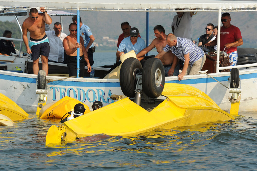 avion Skadarsko jezero, Foto: Savo Prelević