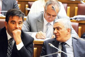 DF: Ko je opozicija, taj je za proteste