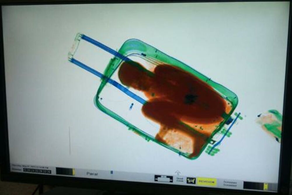 Dječak u koferu, Foto: AFP