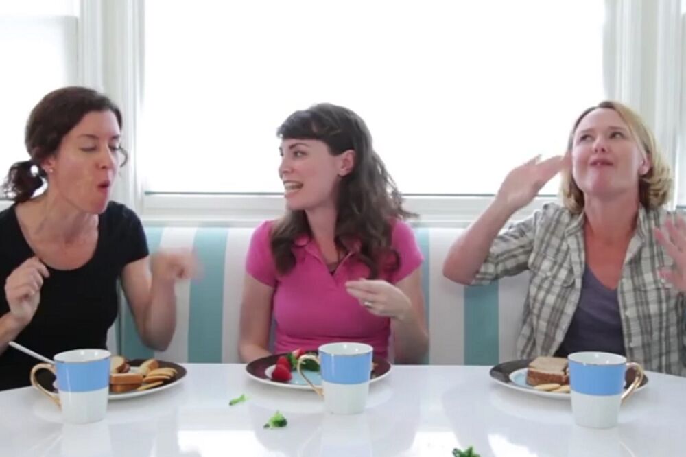 mama jedu kao djeca, Foto: Screenshot (YouTube)