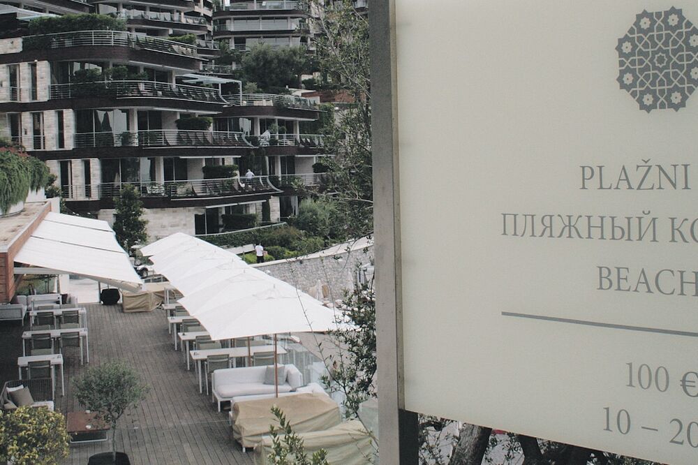 Dukley Gardens (Novine)