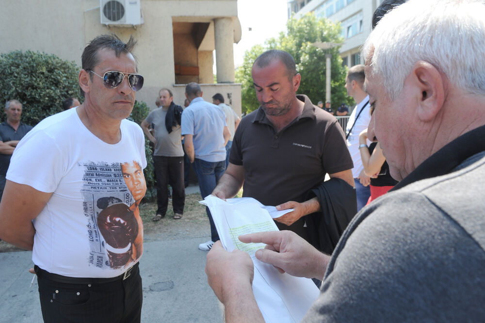 bivši radnici Željezare, Foto: Savo Prelević