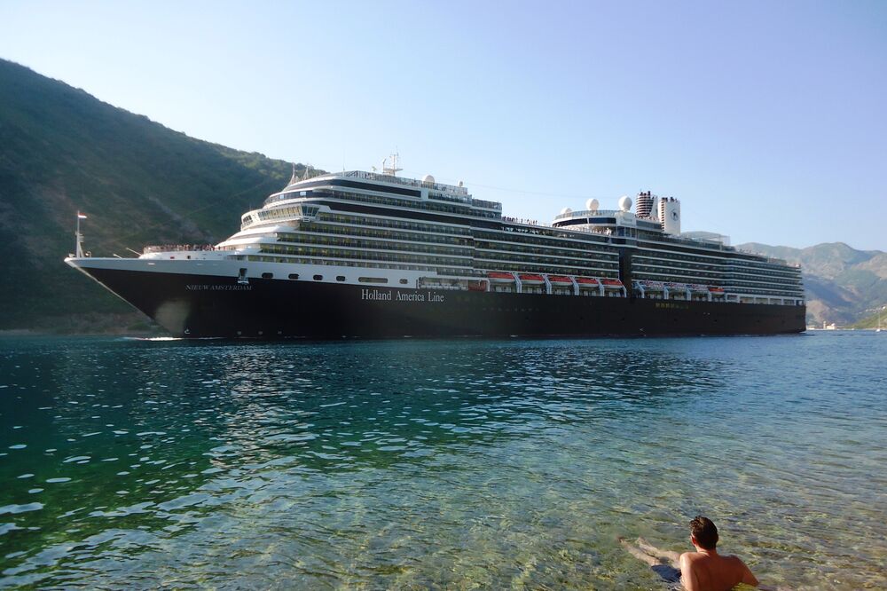 Tivat, plaža, Foto: Siniša Luković