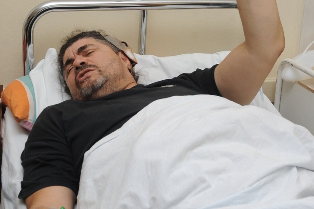 Martinović u bolnici nakon zlostavljanja, Foto: Savo Prelević