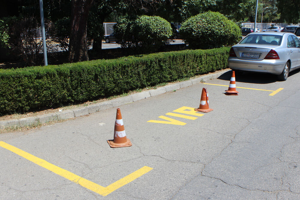 VIP parking, Klinički centra, Foto: Filip Roganović