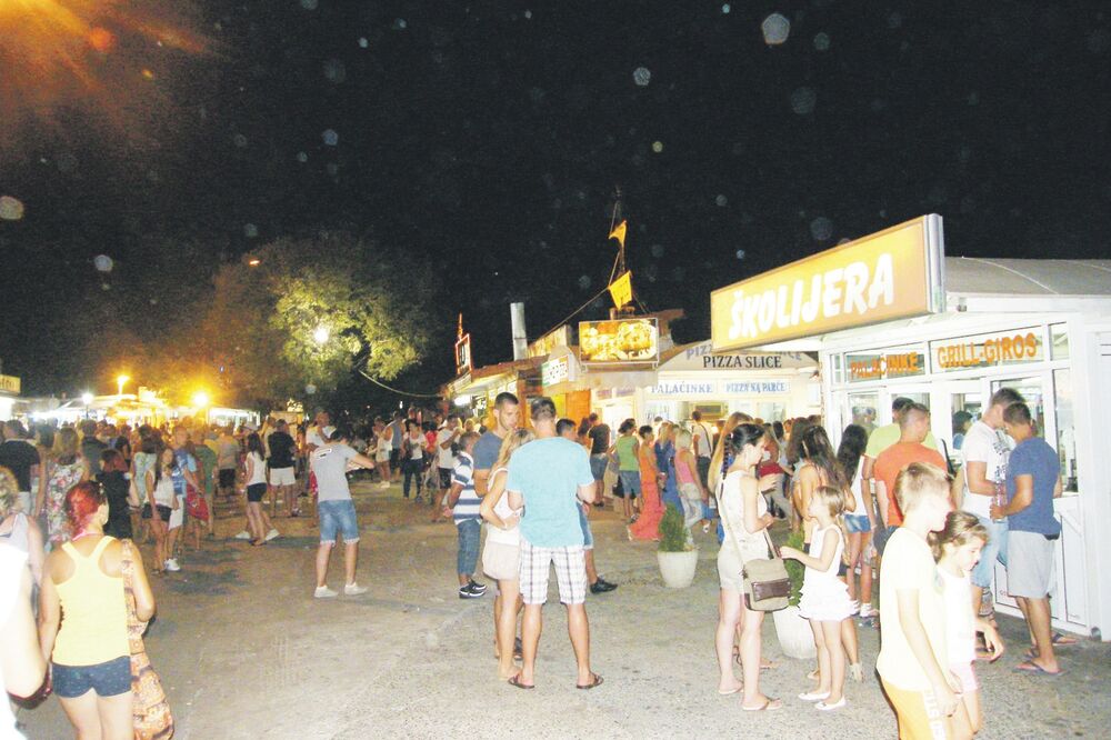 Budva šetalište, brza hrana, Foto: Vuk Lajović