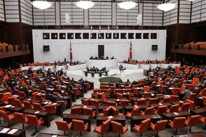 Turska: Zamjenik premijera ućutkivao poslanicu jer je - žena