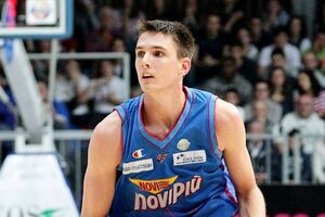 Met Džening na meti Crvene zvezde