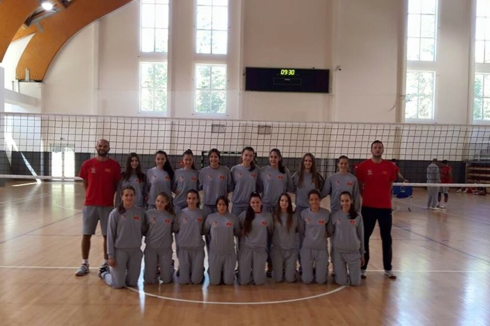 Ženska pionirska odbojkaška reprezentacija, Foto: Odbojkaški savez Crne Gore