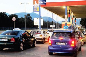 Sad pritiskaju Ustavni sud: Vlada zna da je prekršila zakon...