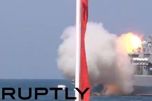 Umalo tragedija u Sevastopolju: Raketa pala blizu broda