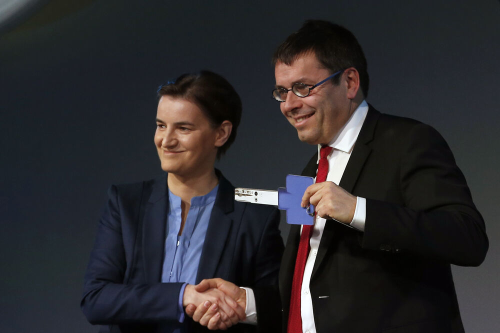 Srpska premijerka Brnabić i predsjednik kompanije "Vansi", Foto: Beta-AP