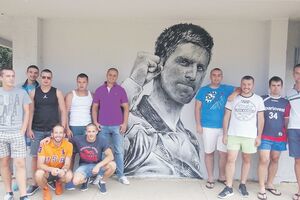 Nikšić: Đokoviću poklonili mural jer promoviše Crnu Goru