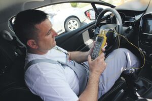 U vozilu koje je izloženo suncu temperatura može biti i do 80...