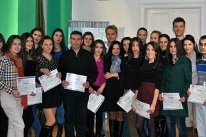 Uručene diplome polaznicima Škole demokratije