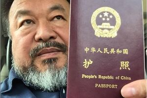 Aj Vejvej dobio pasoš nakon četiri godine