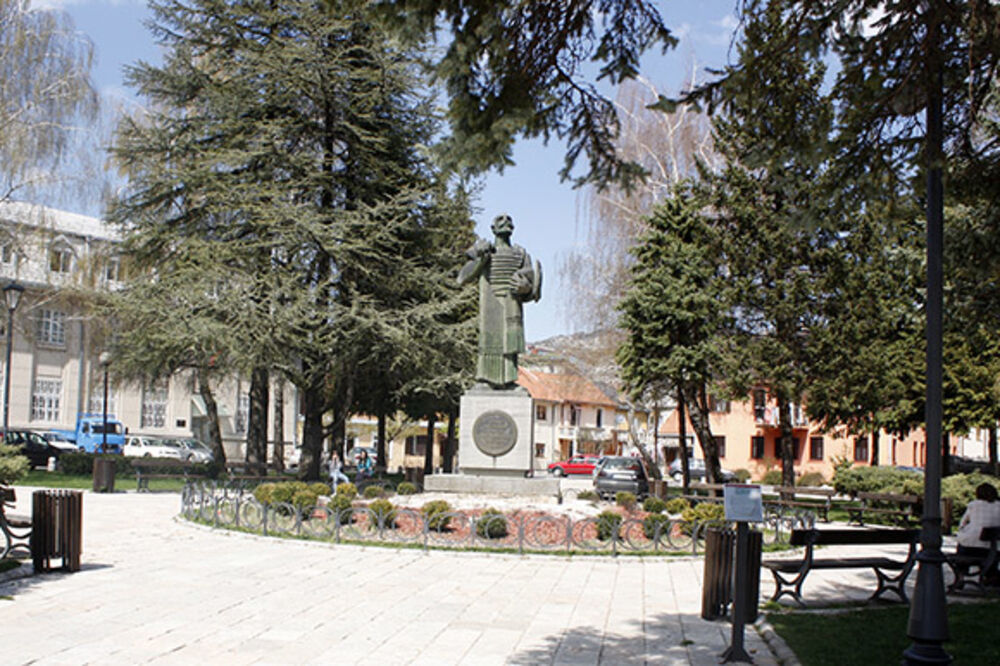 Spomenik Ivanu Crnojeviću na Cetinju, Foto: TO Cetinje