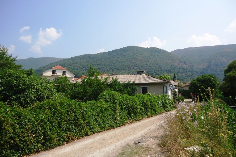 Tivat, Lukovica barake, Foto: Siniša Luković