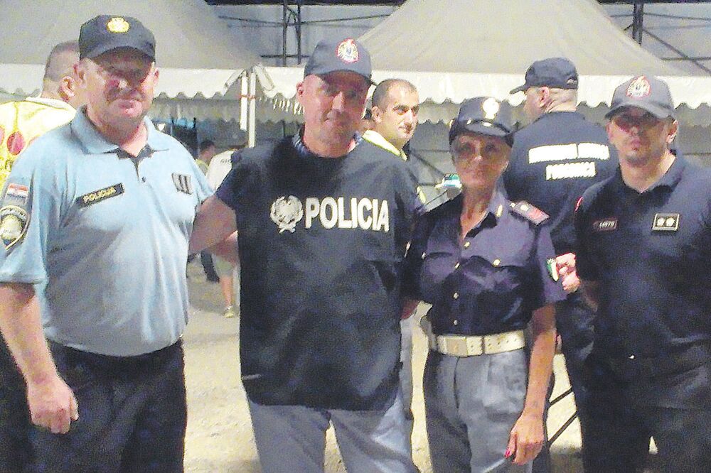 Policija, Sea Dance (Novine)