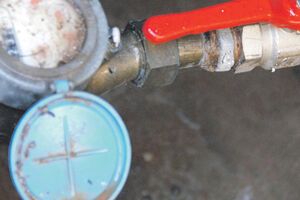 Ugradnju vodomjera nude majstori koji nemaju ugovor