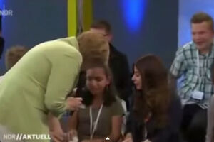 Angela Merkel rasplakala djevojčicu iz Palestine (video)