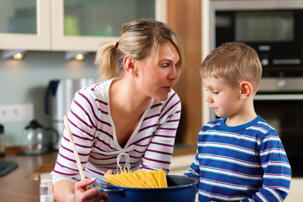 ručak, majka, dijete, Foto: Shutterstock.com